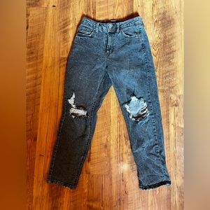 Wild fable black mom jeans. Size 6. Worn a couple times.